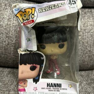 Funko Pop! #451 NewJeans Hanni - Heavy Wear on Box